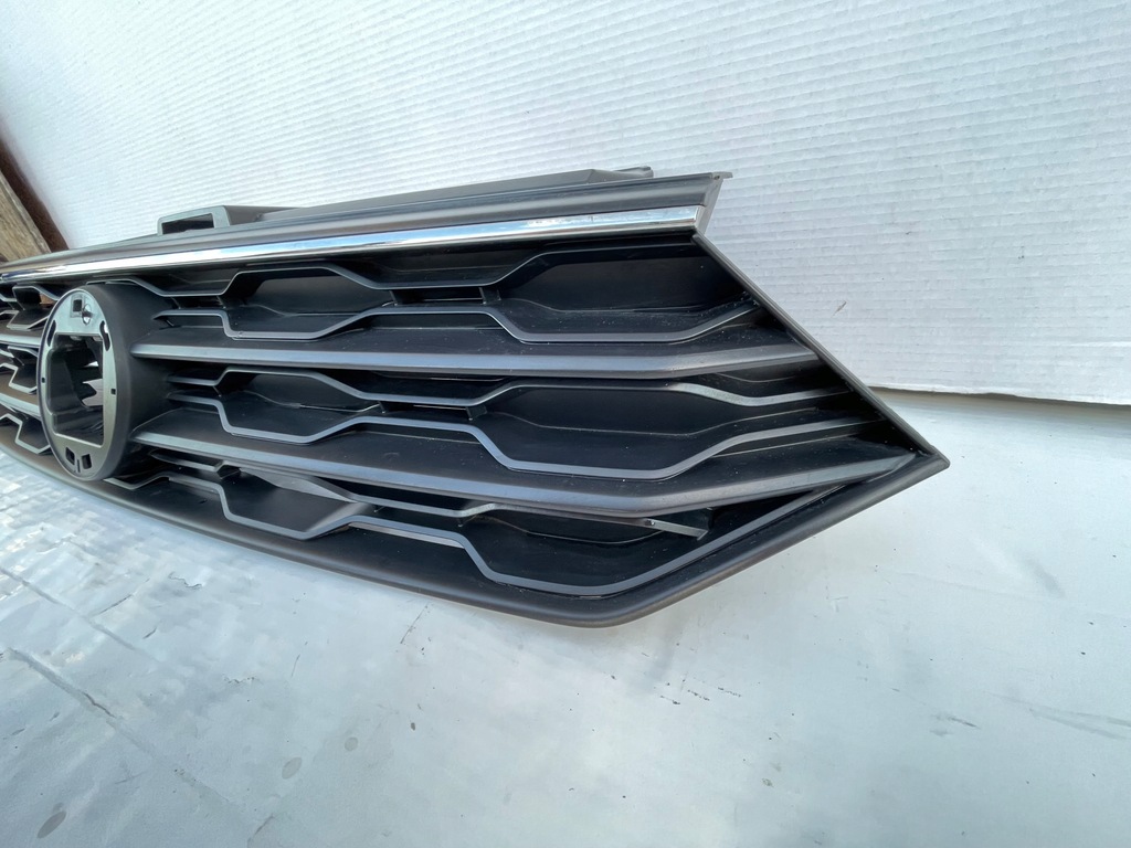 фото №3, Vw t-roc r-line решётка радиатора бампера перед передний