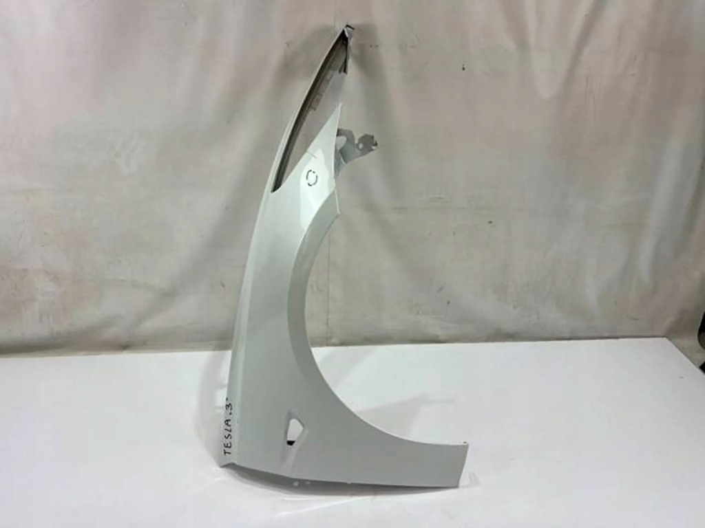 Купити Tesla model 3 крило правий перед передній