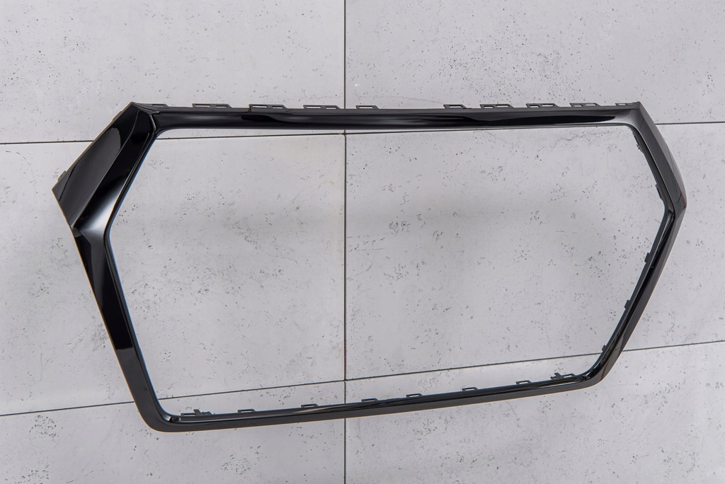 фото №8, Audi q7 sq7 4m 15-20 przed faceliftingiem czarna рамка решетка 4m0853651b