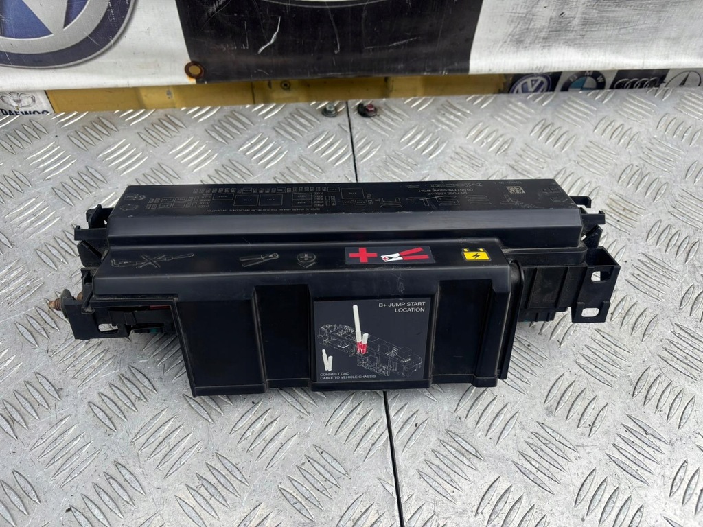 фото №1, Tesla model s lift коробка предохранителей 1034405