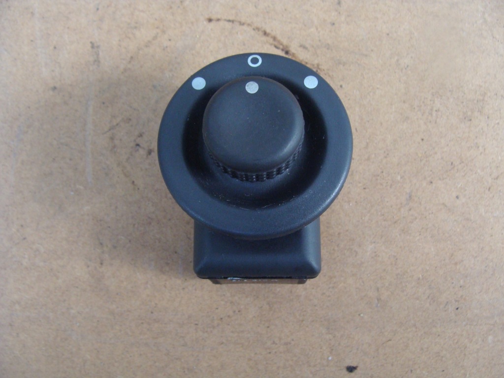 фото №1, Перемикач регулювання дзеркал dacia logan i 8200002442