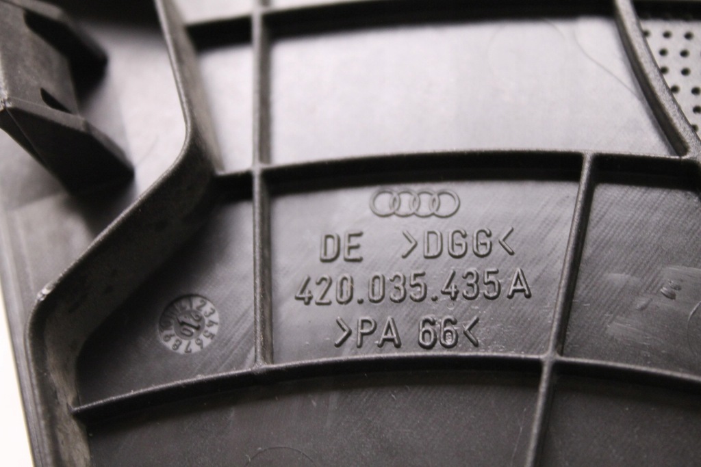 фото №4, Audi r8 420 06- накладка динамика 420035435a