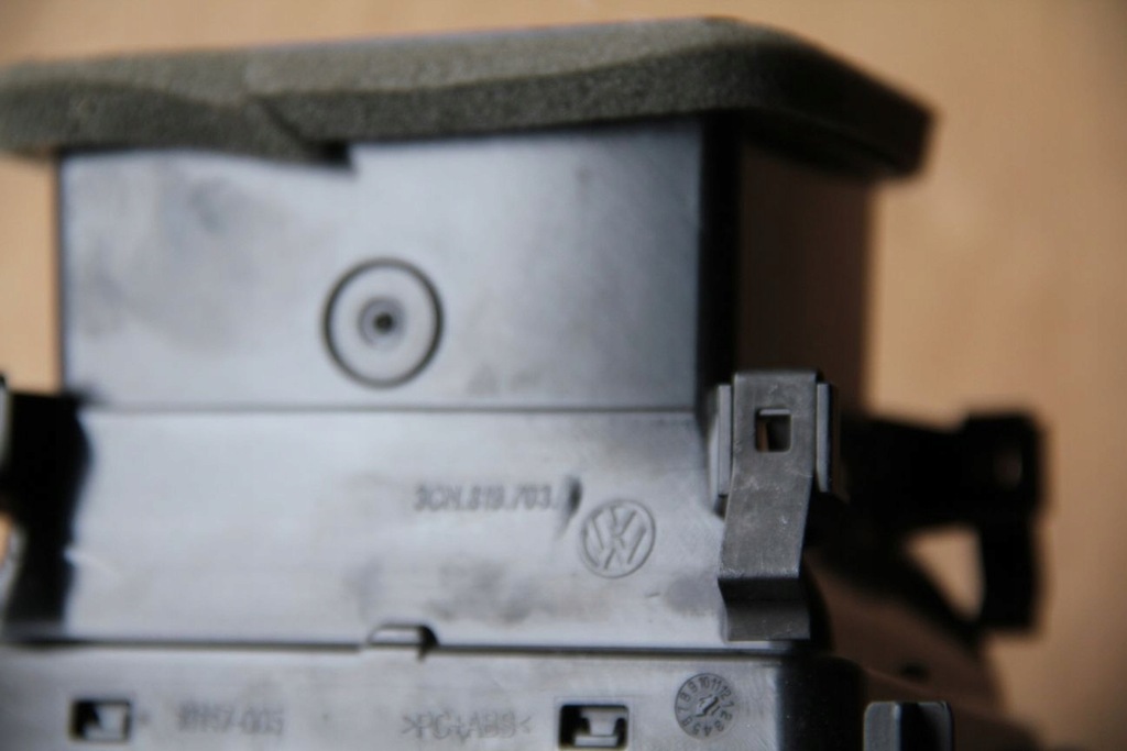 фото №4, Рамка консолі решітка вентиляції vw atlas 3cn819703