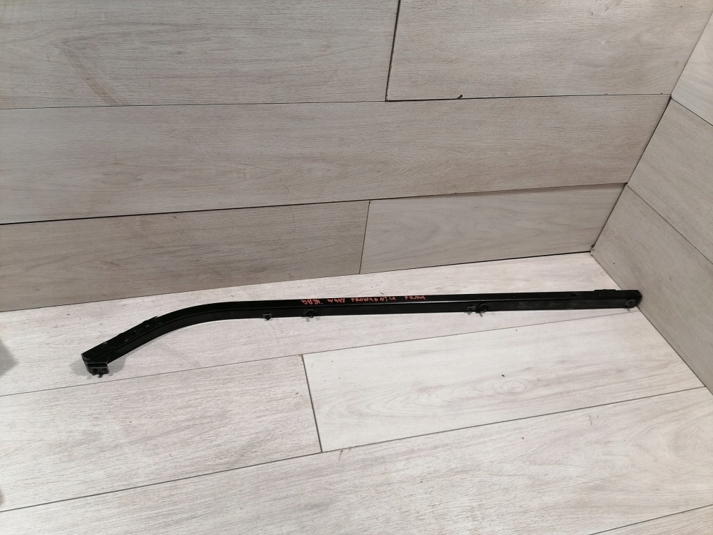 фото №1, Mercedes w447 направляющая направляющая правая a4477660137