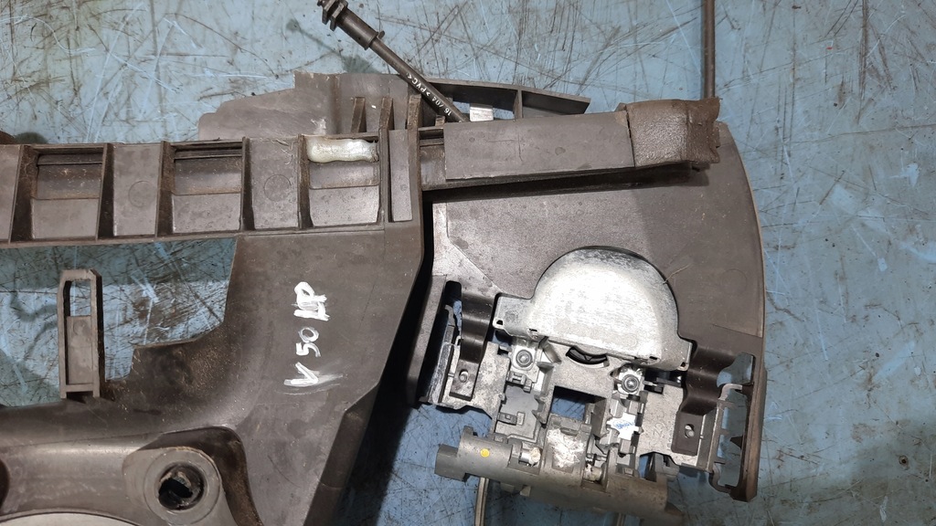 фото №5, Кронштейн основа ручка ліва 30663576 volvo v50