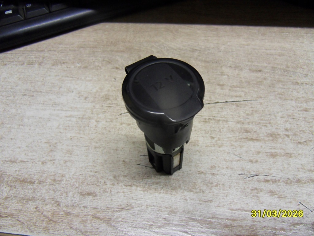 Купить Разъём прикуривателя 12v w консоль vw caddy v 2k7