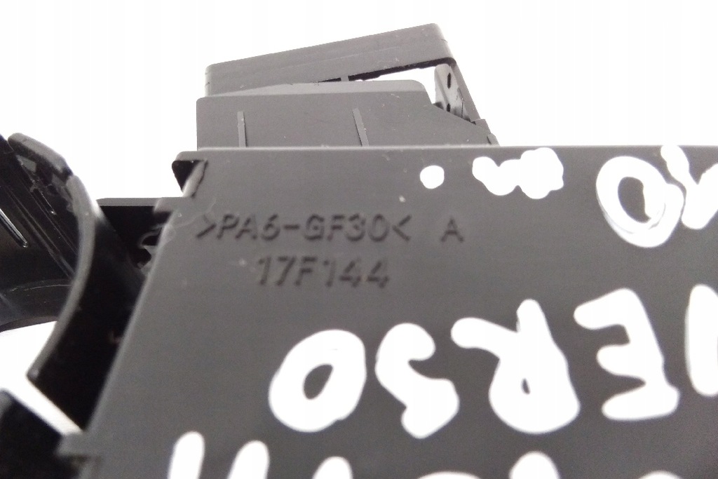 фото №1, Перемикачі toyota verso _r2_ 17f144 2010