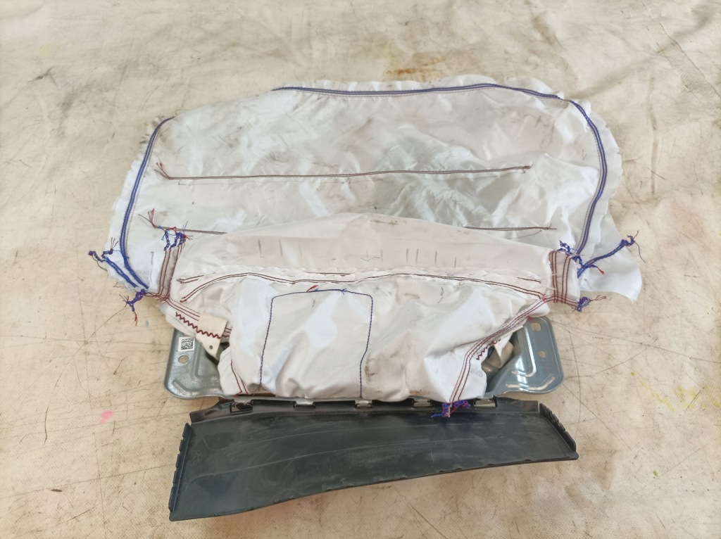 фото №1, Bmw x1 f48 15-22 подушка коленная usa левая