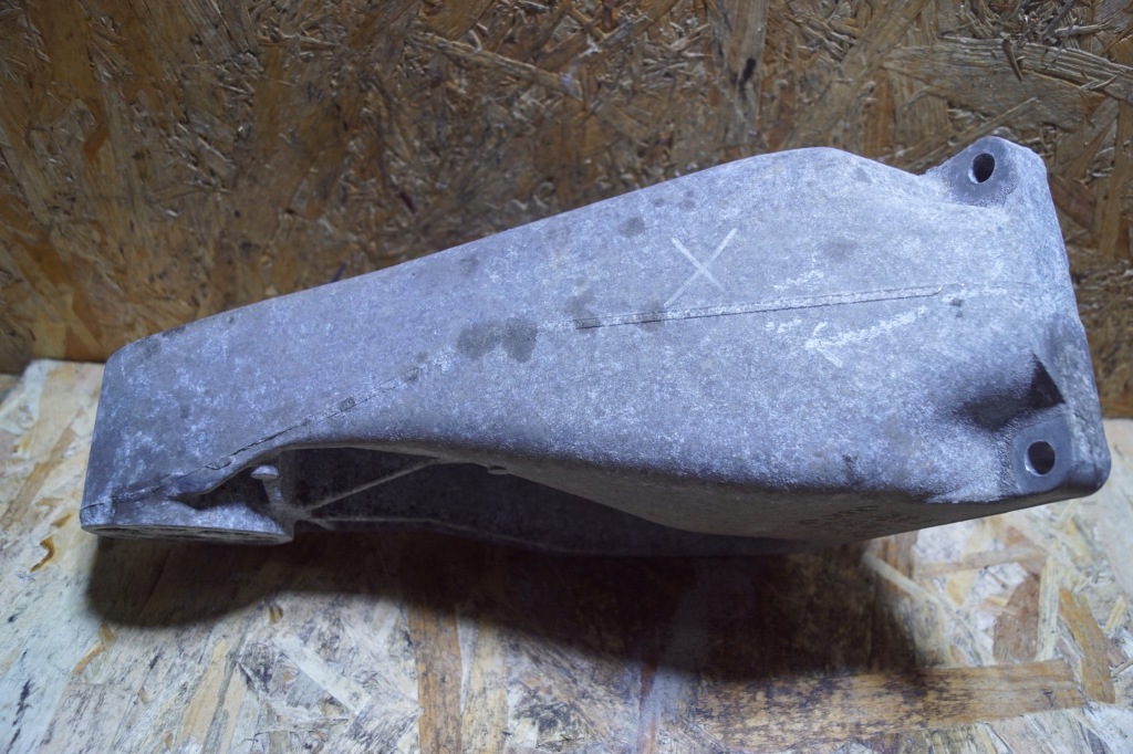 фото №5, Кронштейн двигателя vw touareg 3.0 tdi 022199308