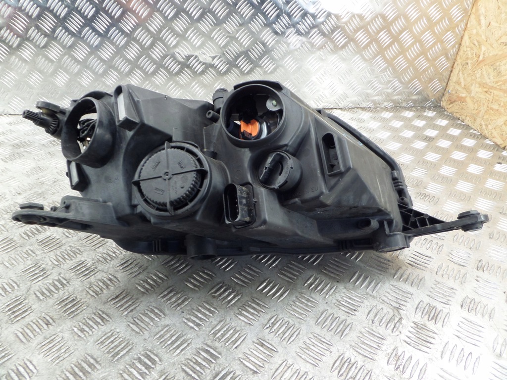 фото №5, Лампа ліва перед skoda rapid 5jc941015