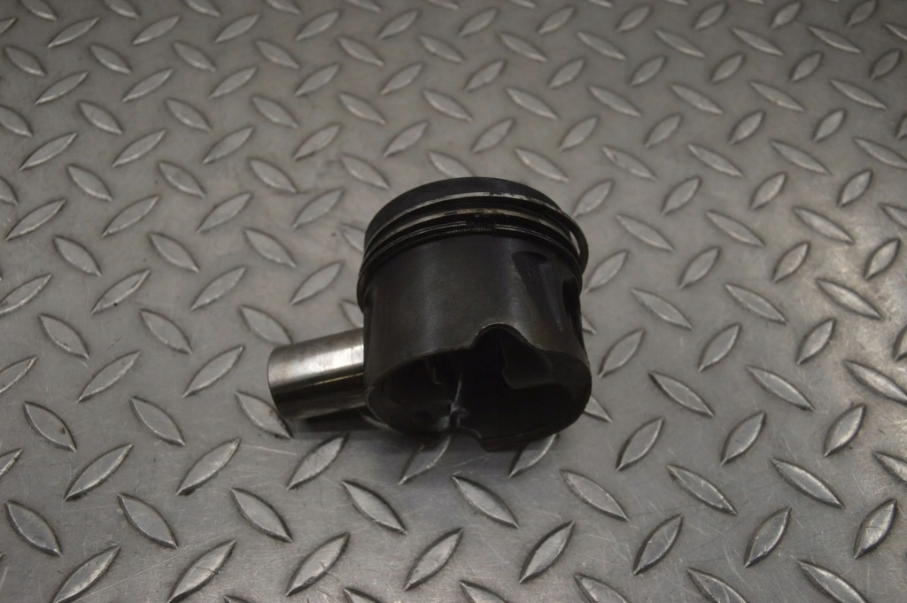 фото №3, Mercedes-benz ml w164 2006 поршень