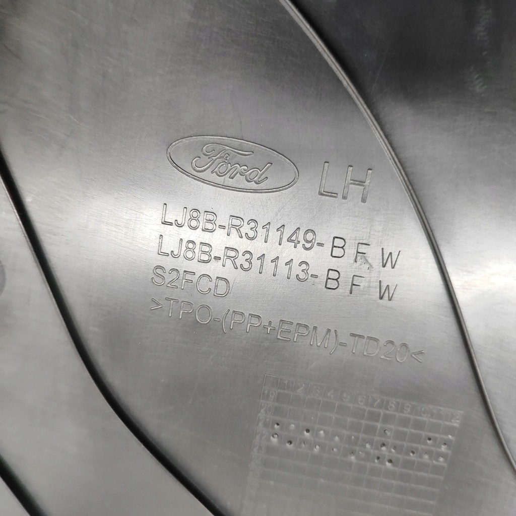 фото №6, Ford mustang mach-e 2023 ліва сторона захист середня стійка / c