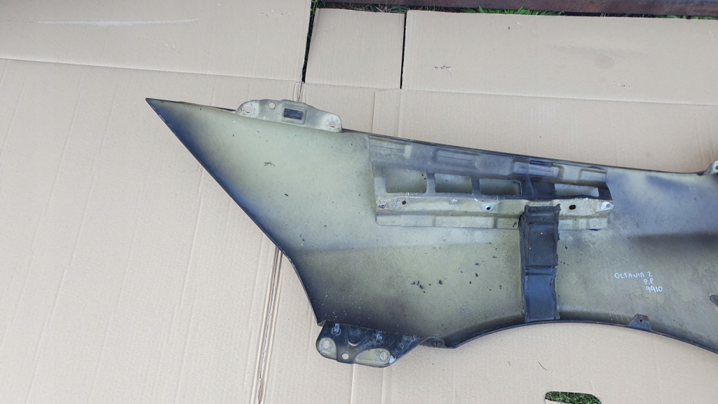 Skoda octavia 2 - крила праві перед - 9910 Доставка