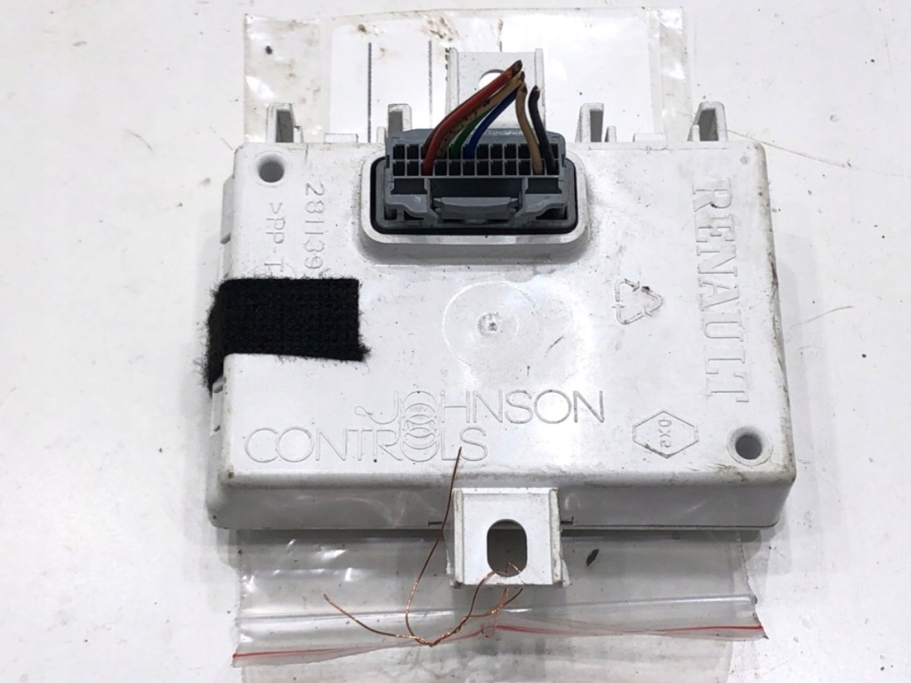 Модуль dacia duster 283464084r блок управления Цена