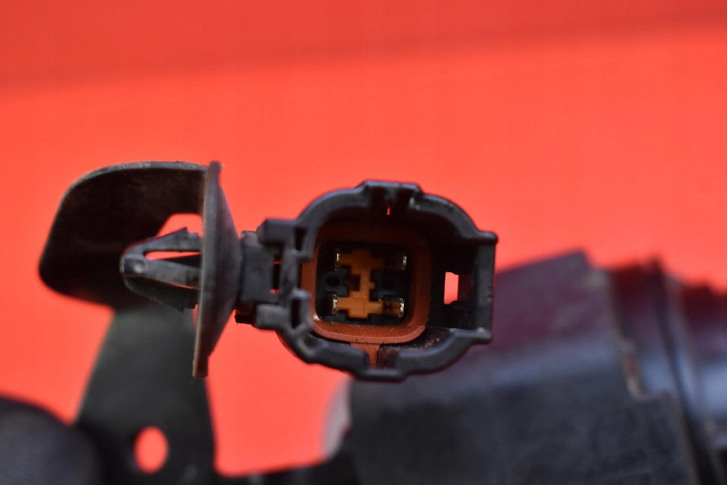 Насос помпа воды дополнительная 215815sa0a nissan leaf 2 ii ze1 150 km 17-21 в Украине