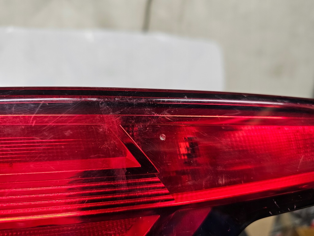 фото №10, Audi a4 b9 kombi 16r лампа левая задняя задняя w крышка 8w9945075