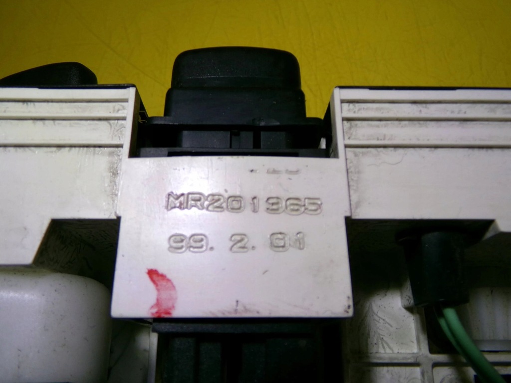 фото №9, Панель управление обдув mitsubishi colt mr201365 nr1208