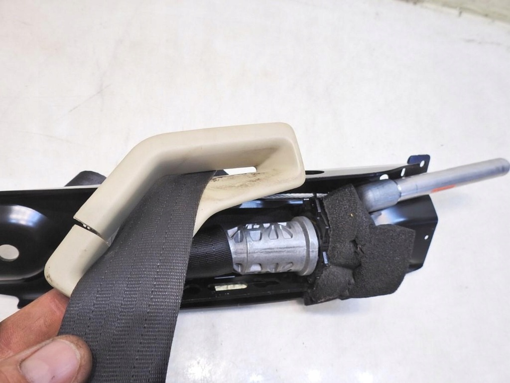 фото №6, Pas безопасности натяжитель правый перед v70 iii