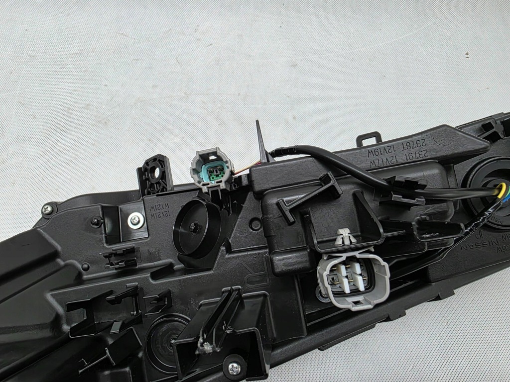 фото №14, Nissan x-trail t33 iv 4 koito лампа права перед full led europa 210-23791