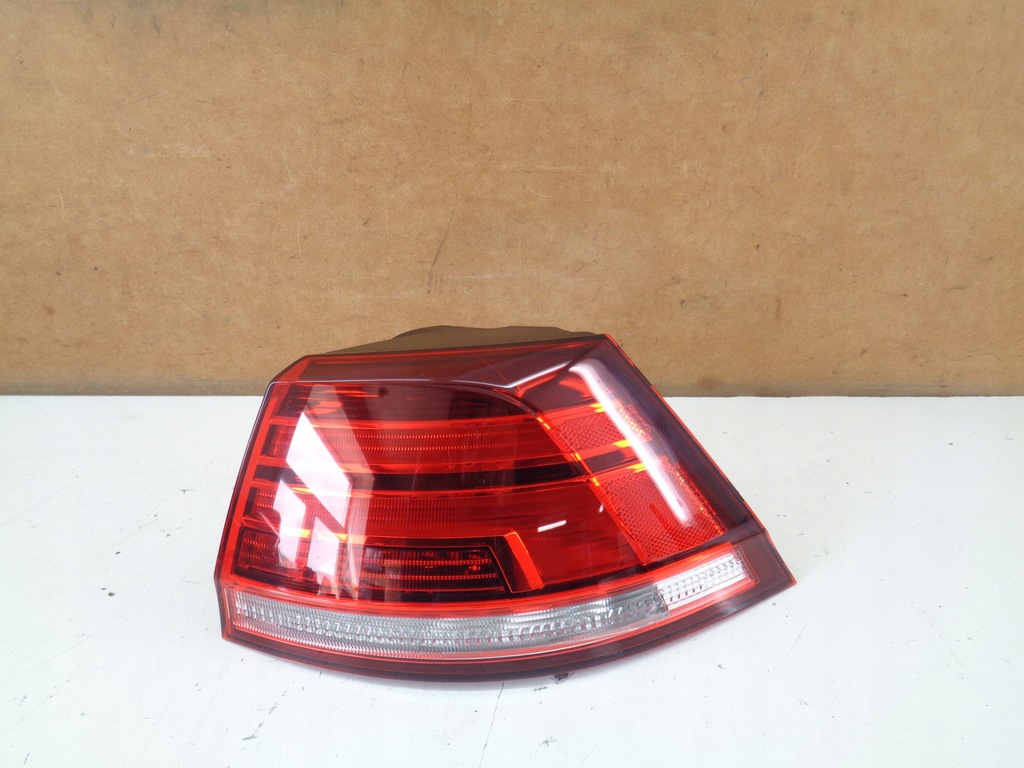 фото №1, Лампа vw t. golf 17- pr vag 5g9945096e