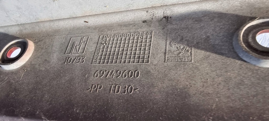 Поріг правий ferrari california f149 Оригінал