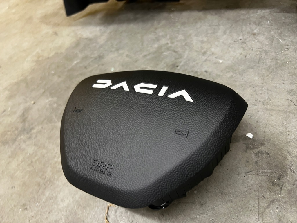 фото №11, Панель приладів приладова панель приладів 2x подушка безпеки подушка водія dacia sandero iii 2023