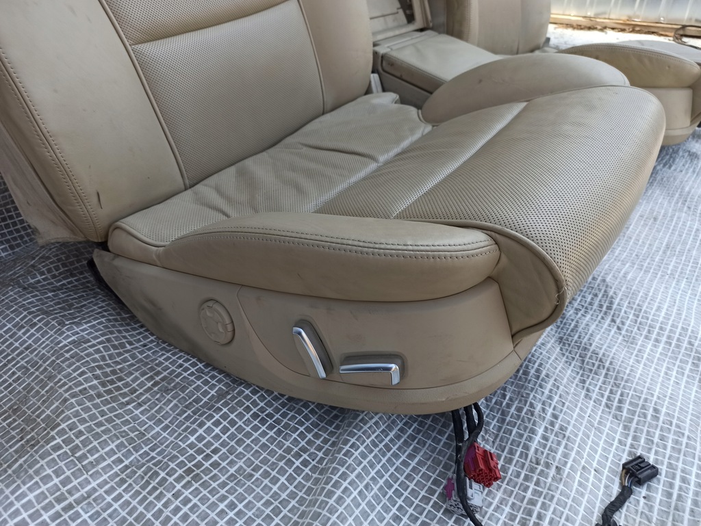 фото №14, Audi a8 s8 d3 сиденья задняя кожа 2szt torrone электрический подлокотник 4 os