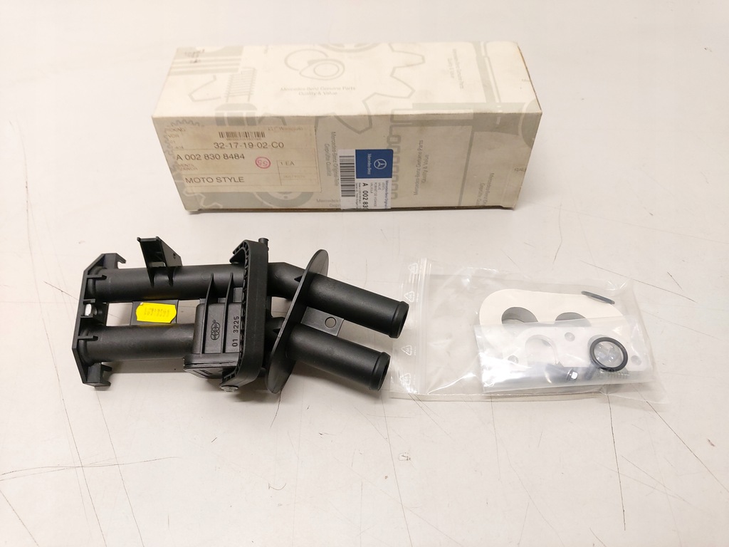 фото №1, Клапан системы охлаждение db sprinter 2.2- 2.9 95-