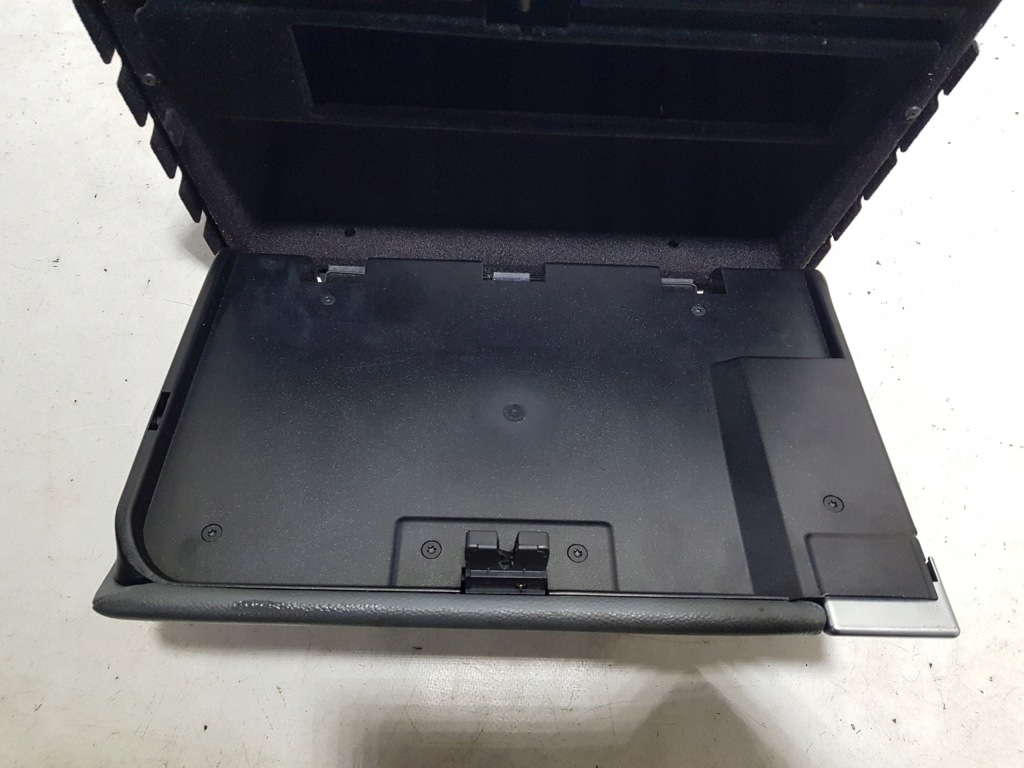 Купити Бардачок полиця mercedes sl r230 2308100141 лівий задня