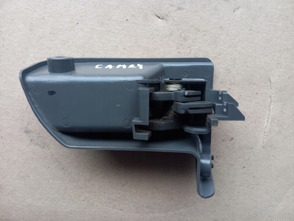 фото №4, Toyota camry 91-96 рычаг ручка рычаг багажника крышка заливной топлива
