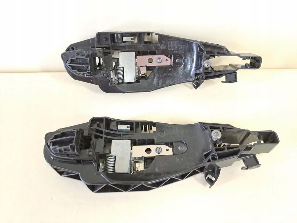 фото №1, Peugeot rifter 20r кронштейн кронштейн ручка двері правий перед