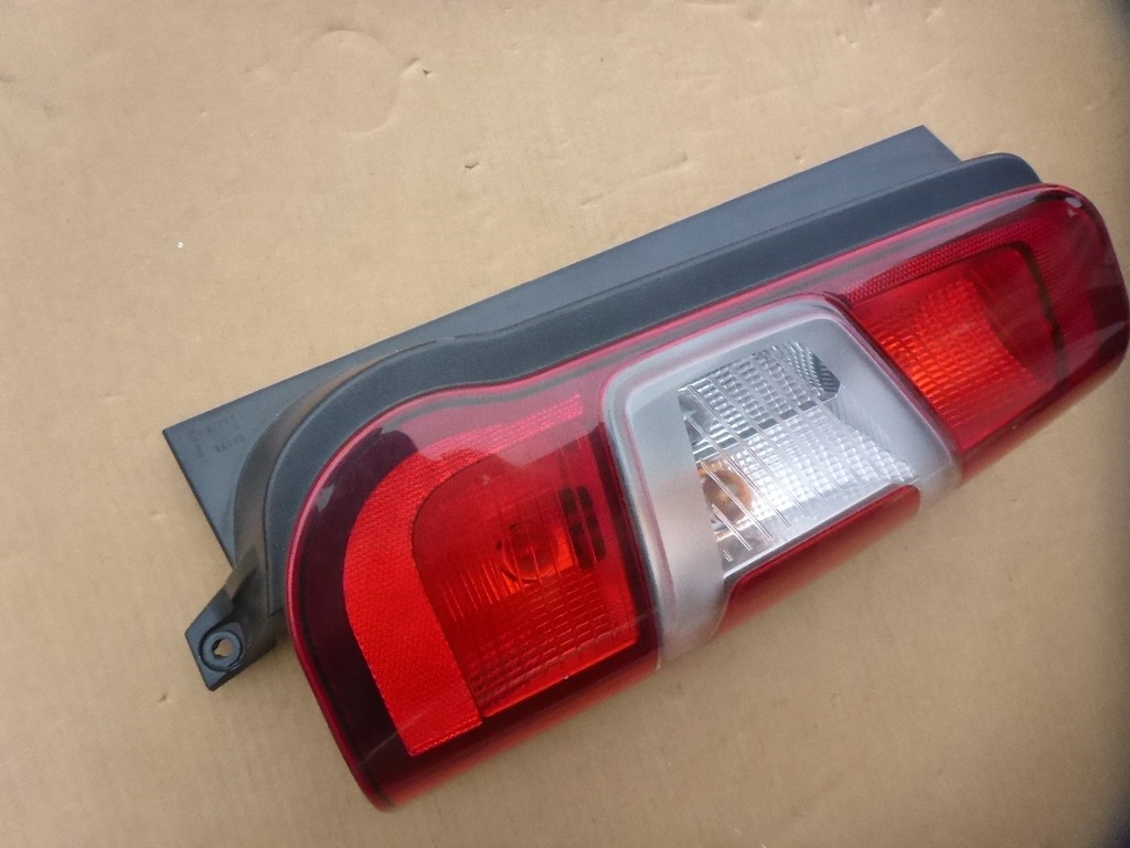 фото №6, Berlingo iv partner proace city combo e 18- лампа задня права оригінал euro