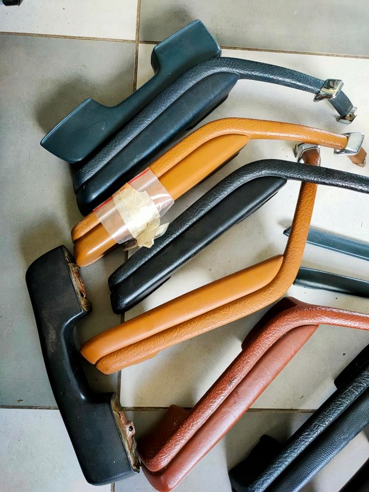 Кронштейн дверь внутри mercedes 107 в Украине