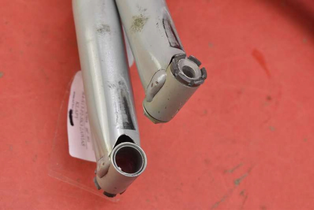 фото №6, Петля петли крышки a2047500x28 mercedes c-klasa w204 sedan 07-12