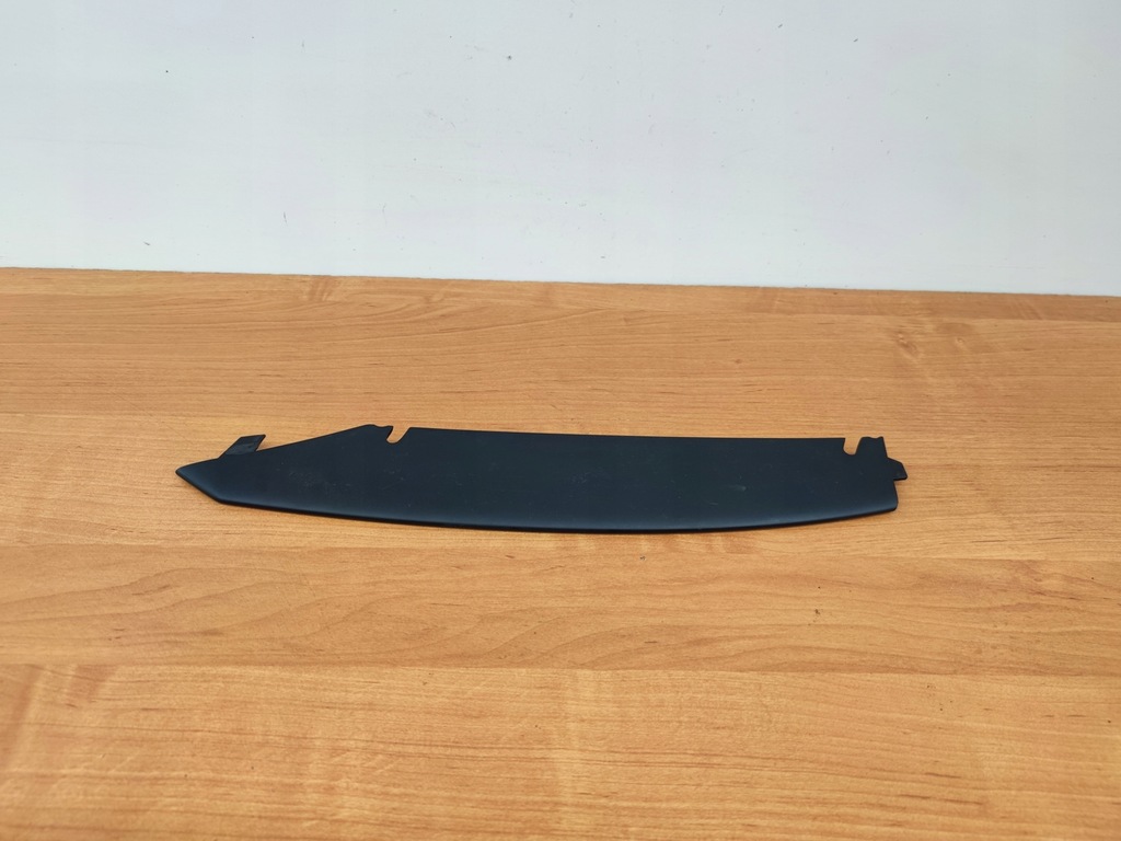 фото №1, Audi r8 420 молдинг бампера задняя правая накладка