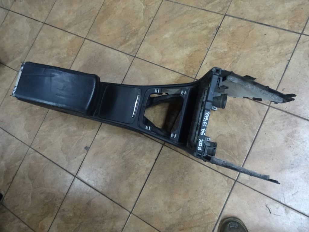 фото №1, Passat b6 туннель средний подлокотник