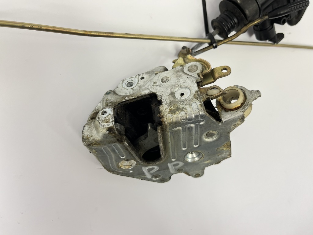 Замок двері правий перед передній пасажира привід тягa mercedes w201 190 Зі Шроту