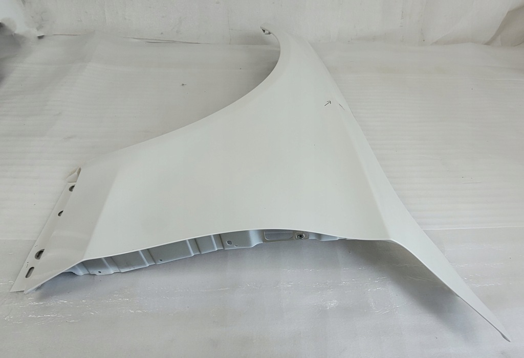 фото №11, Крила лівий перед mercedes c-klasa w205 2014-