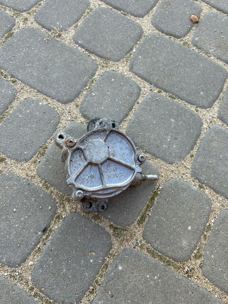 фото №1, Насос вакуум citroen c5 ii 2.0hdi d1651a