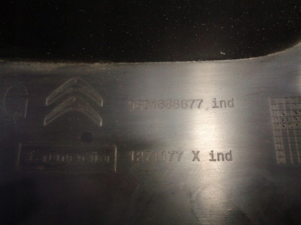 фото №10, Citroen c4 cactus молдинг бампера ліва задня oryg