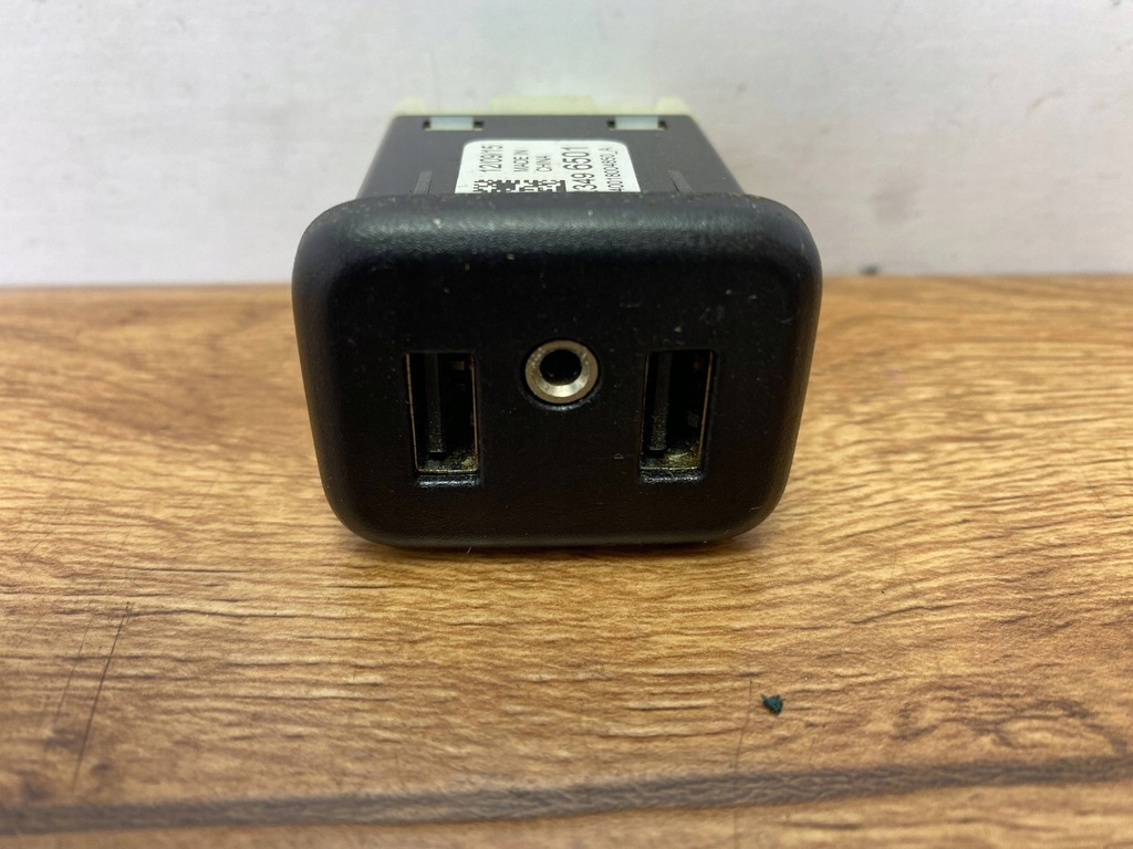 фото №1, Роз'єм usb chevrolet camaro 2016+