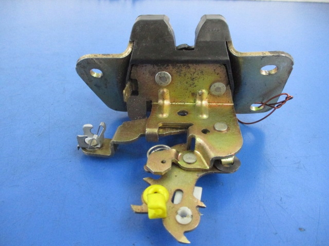 фото №1, Mitsubishi space star lift замок крышки задняя