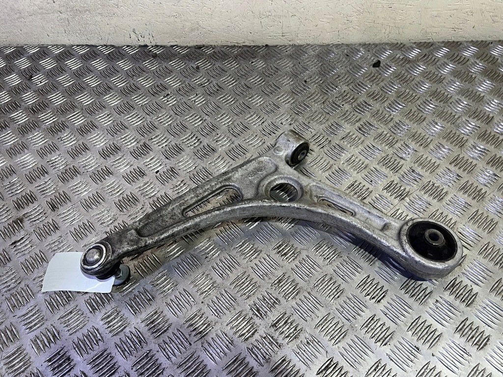 фото №10, Kia niro 2022 правая сторона нижний рычаг передний