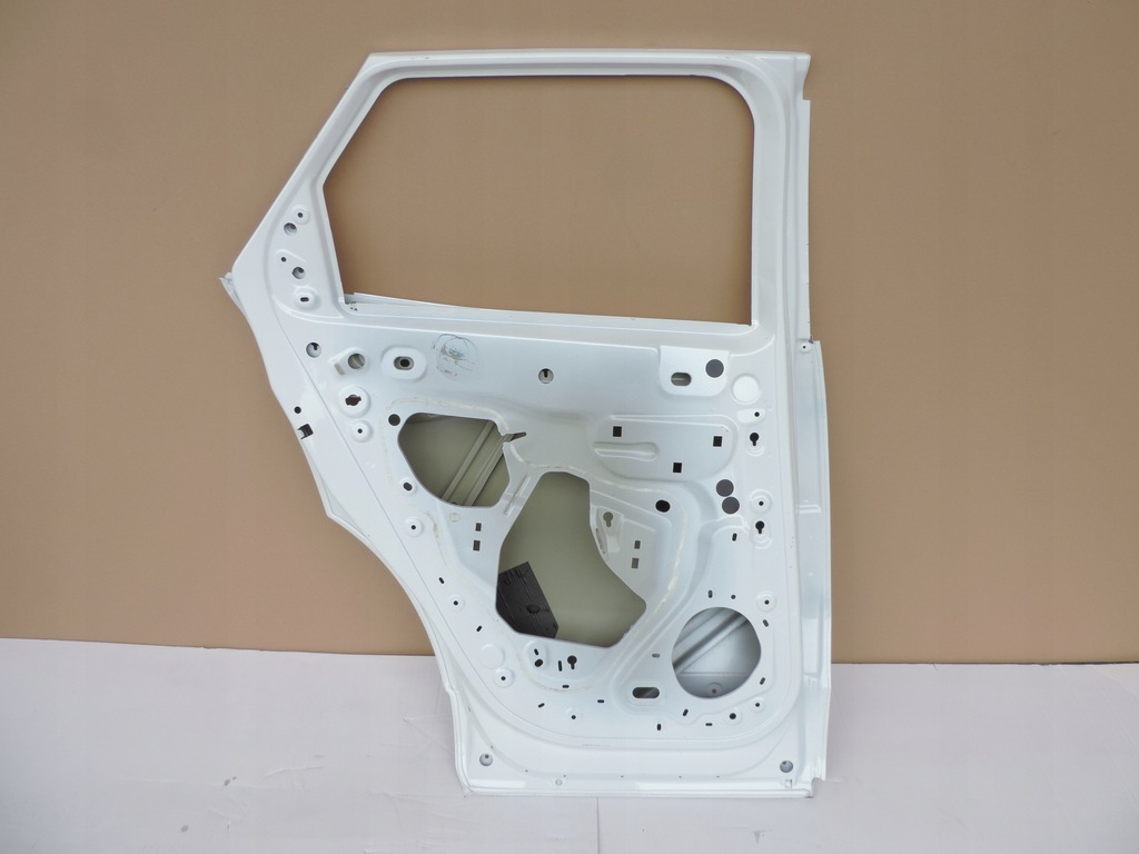 фото №8, Peugeot 3008 2017 2018 левая дверь задняя