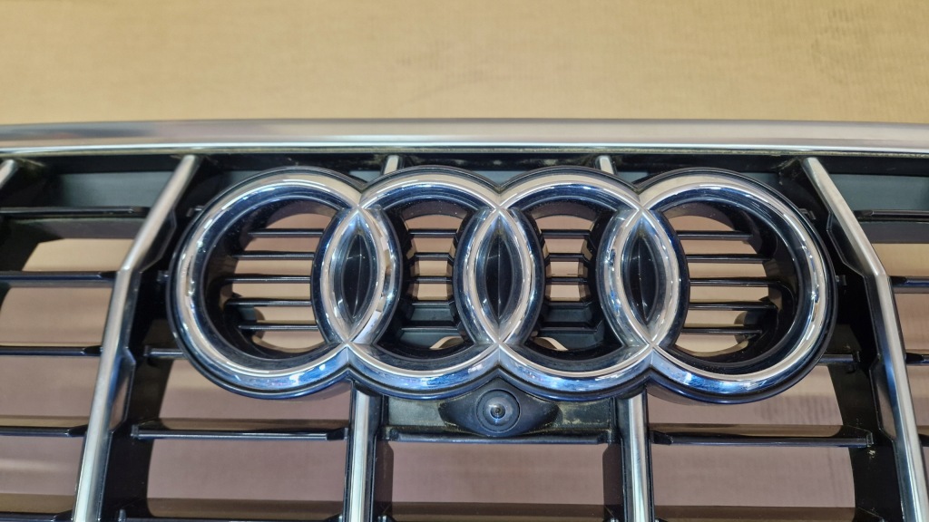 Бампер audi q3 рестайлинг  83a w цвет lx7m pdcx4 bez покраска ideał Киев