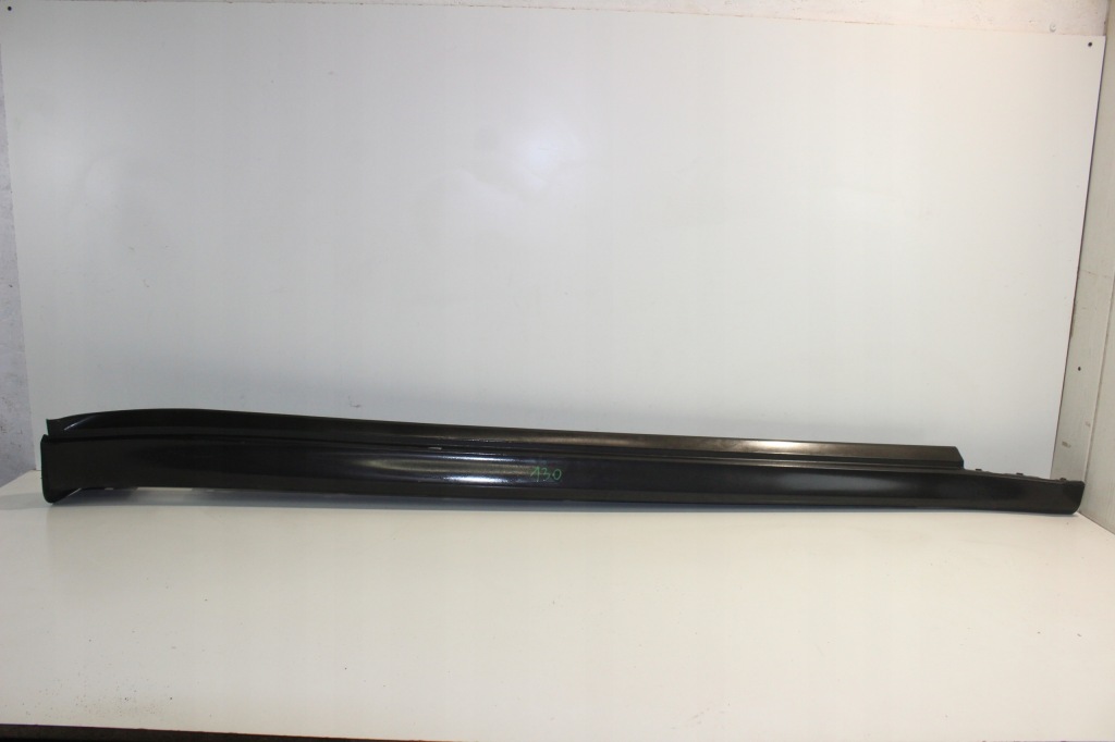 фото №1, Молдинг порог правая порог porsche panamera 970