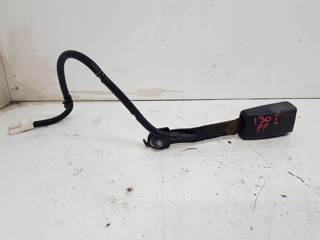 фото №1, Hyundai i30 клипса поперечина правый перед 2007-