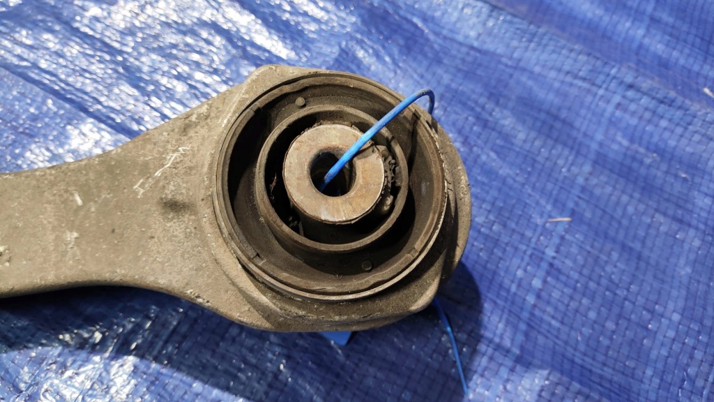 Рычаг левая перед оригинал mercedes cls w218 Доставка