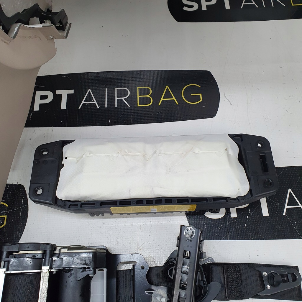 фото №8, Mercedes w205 приборная панель консоль подушки безопасности подушка безопасности