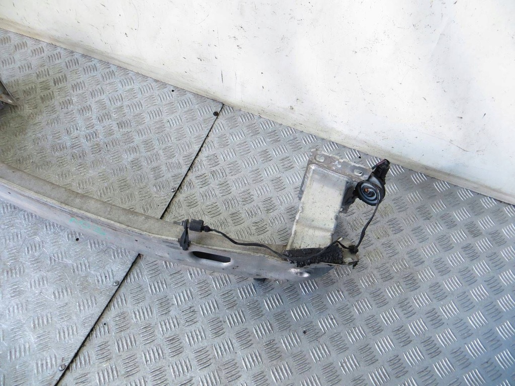 фото №9, Audi a4 b9 балка бампера перед 8w0807113 15-